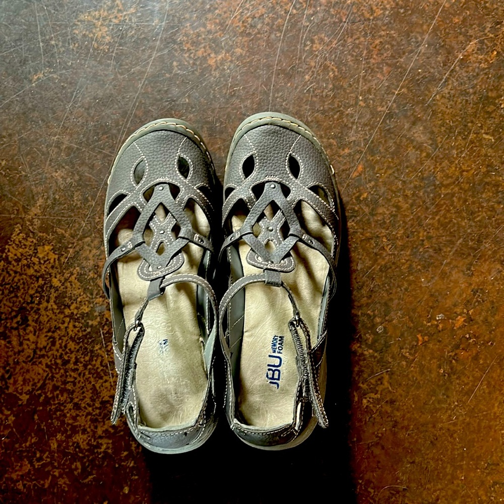 jBU shoes